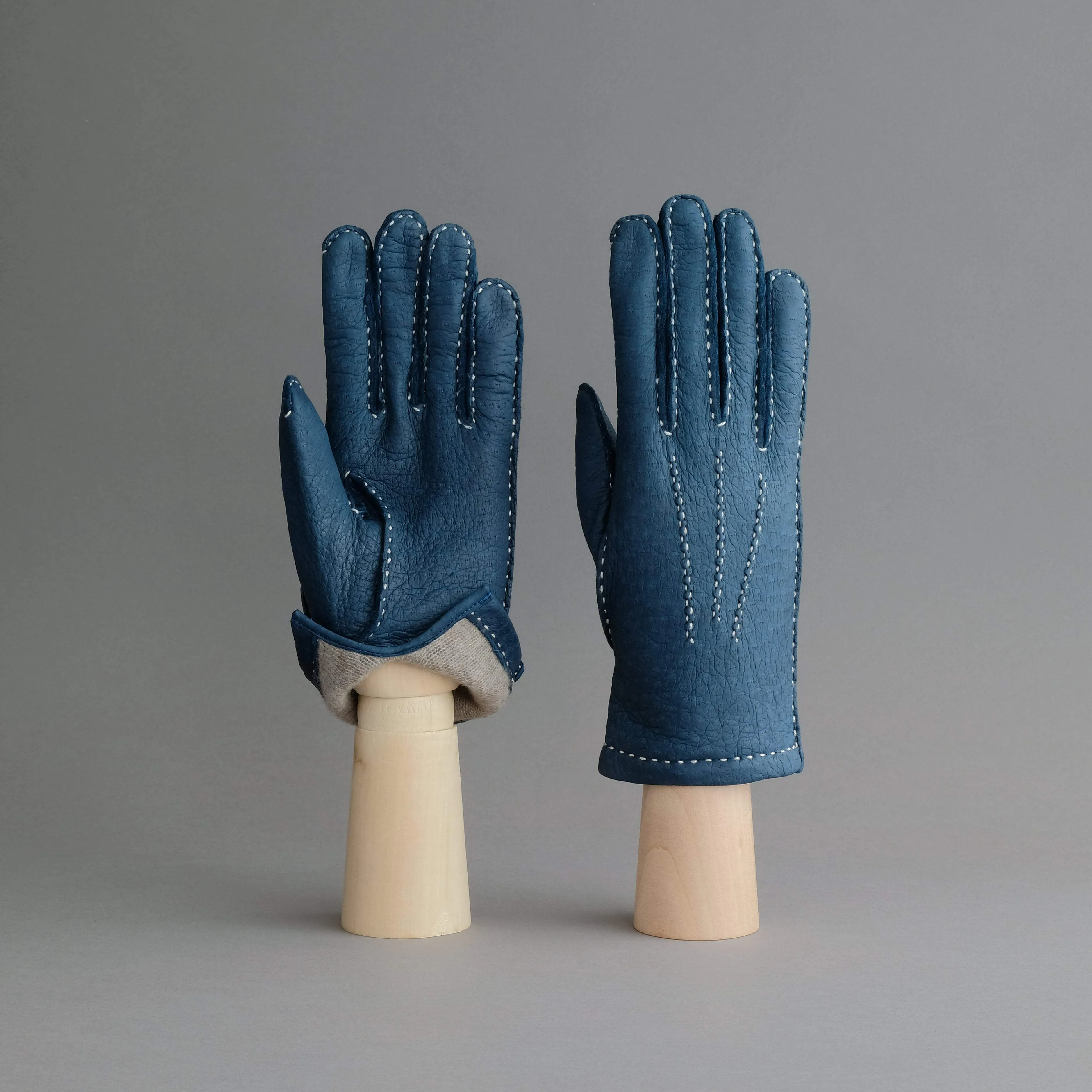 Gentlemen's Gloves from Denim Blue Peccary Lined with Cashmere