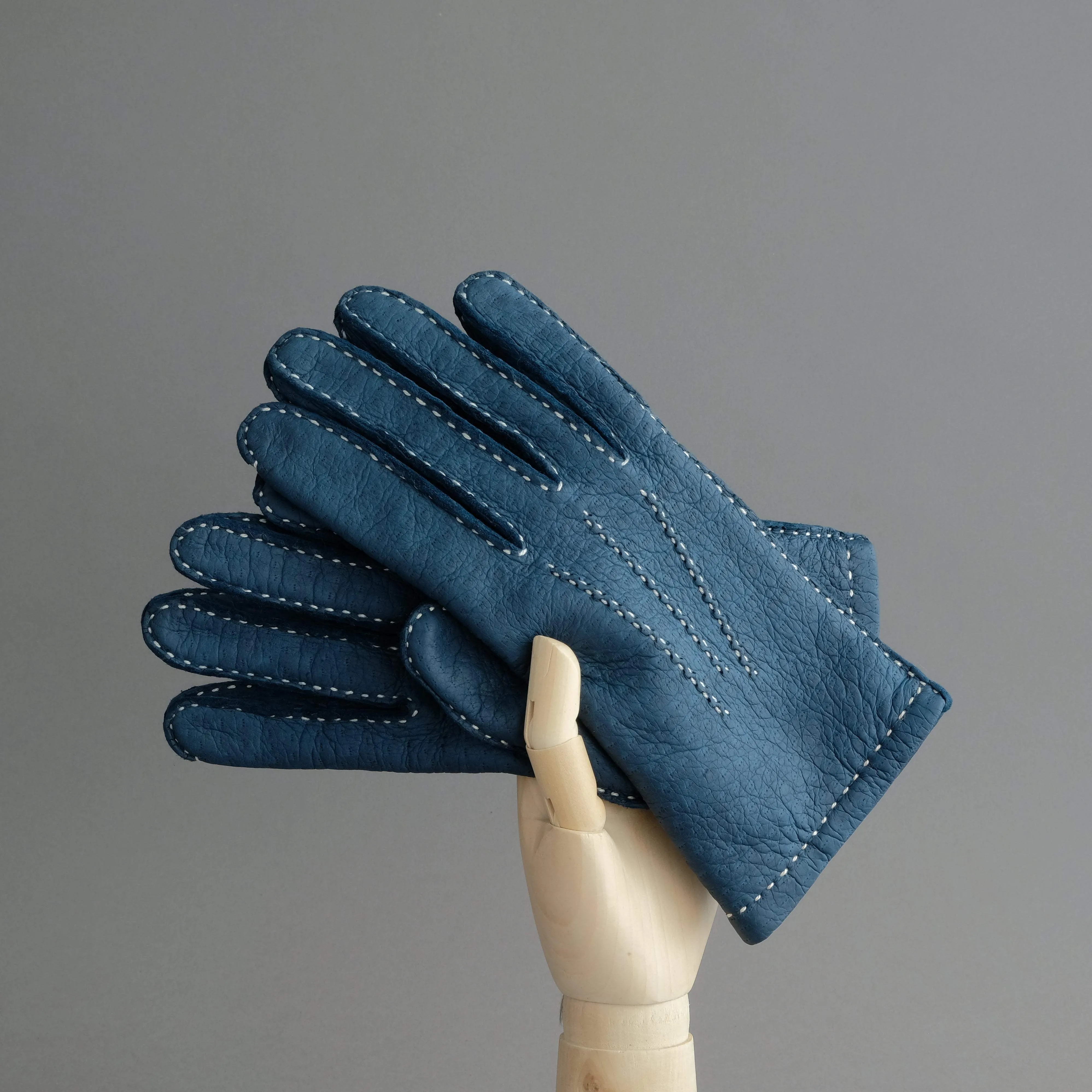 Gentlemen's Gloves from Denim Blue Peccary Lined with Cashmere